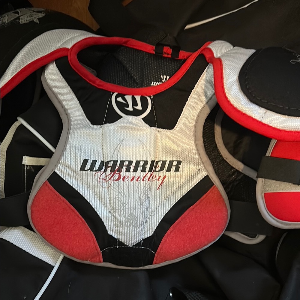 Warrior Bentley Lacrosse Shoulder Pads